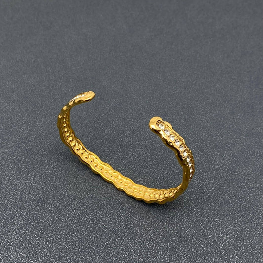 gold diamond cuff
